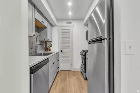 Kitchen - 88 W 50 S #C-8, Centerville, UT 84014 photo 1 of 4