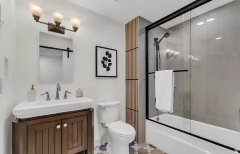 Bath - 88 W 50 S #C-8, Centerville, UT 84014 photo 1 of 2
