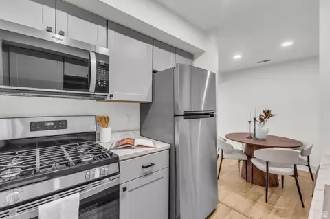 Kitchen - 88 W 50 S #C-8, Centerville, UT 84014 photo 4 of 4