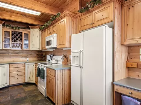 Kitchen - 10 Lewis Loop #221, Fish Haven, ID 83287 photo 3 of 4