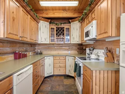 Kitchen - 10 Lewis Loop #221, Fish Haven, ID 83287 photo 2 of 4