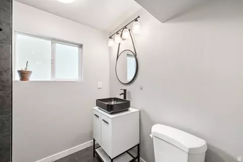 Bath - 140 E Spring Dr, Woodland Hills, UT 84653 photo 3 of 6