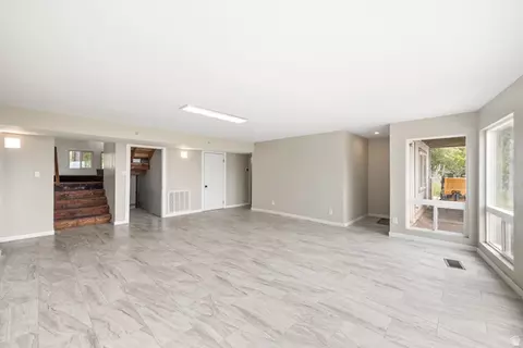 Living - 140 E Spring Dr, Woodland Hills, UT 84653 photo 9 of 10