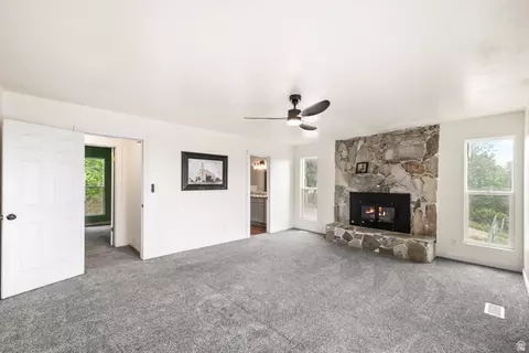 Living - 140 E Spring Dr, Woodland Hills, UT 84653 photo 7 of 10
