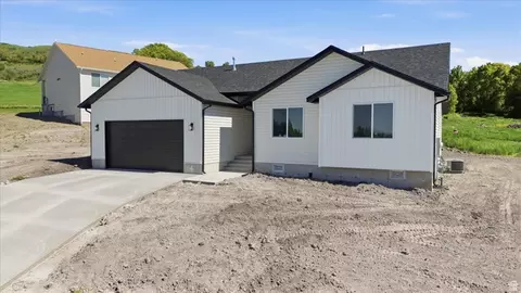 Exterior - 260 S 265 E, Richmond, UT 84333 photo 3 of 6