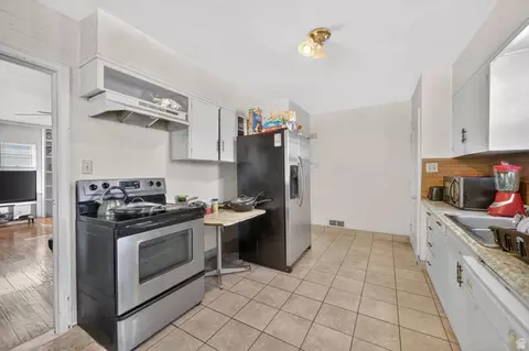 Kitchen - 127 W 1200 N, Orem, UT 84057 photo 2 of 5
