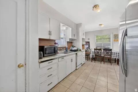 Kitchen - 127 W 1200 N, Orem, UT 84057 photo 4 of 5