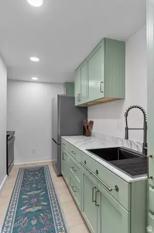Kitchen - 500 N 516 W #19, Mapleton, UT 84664 photo 2 of 2