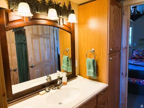 Bath - 17 Eagle Cir, Scofield, UT 84526 photo 2 of 2