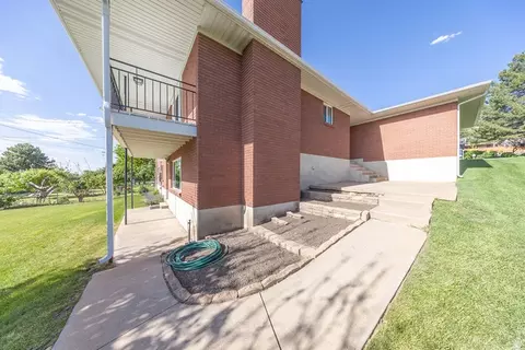 Exterior - 139 N 1050 E, Bountiful, UT 84010 photo 5 of 6