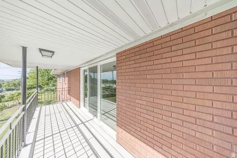 Exterior - 139 N 1050 E, Bountiful, UT 84010 photo 2 of 6