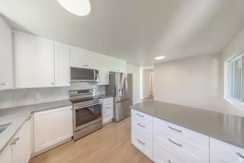 Kitchen - 139 N 1050 E, Bountiful, UT 84010 photo 2 of 4