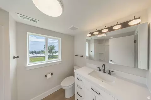Bath - 139 N 1050 E, Bountiful, UT 84010 photo 3 of 3