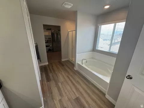 Bath - 4186 W 800 S, Syracuse, UT 84075 photo 2 of 3