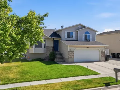 2881 W 2075 S, Syracuse, UT 84075