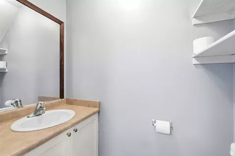 Bath - 338 S 370 W, Logan, UT 84321 photo 2 of 4