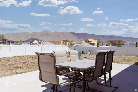 Exterior - 3972 N Wood Rd, Eagle Mountain, UT 84005 photo 5 of 11