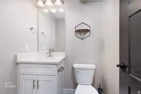 Bath - 3972 N Wood Rd, Eagle Mountain, UT 84005 photo 1 of 4