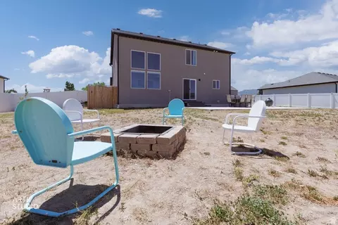 Exterior - 3972 N Wood Rd, Eagle Mountain, UT 84005 photo 8 of 11