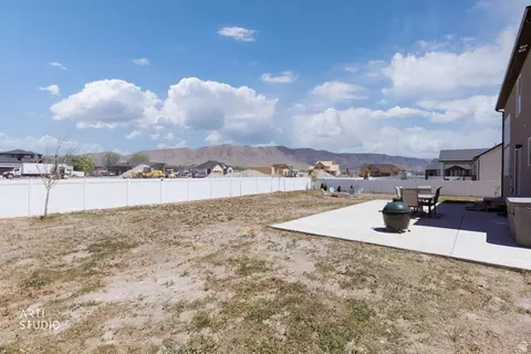 Exterior - 3972 N Wood Rd, Eagle Mountain, UT 84005 photo 6 of 11