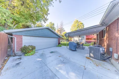 Exterior - 695 33rd St, Ogden, UT 84403 photo 4 of 10