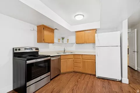 Kitchen - 888 W 1350 N, Orem, UT 84057 photo 4 of 4
