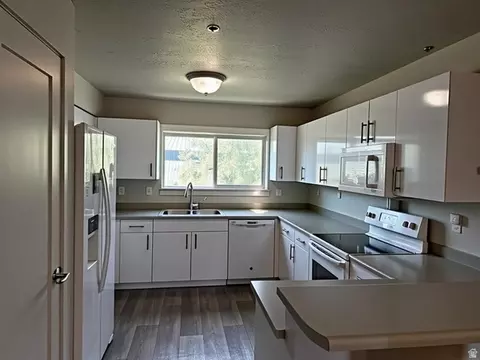 1700 S Sandhill, Orem, UT 84058 photo 2