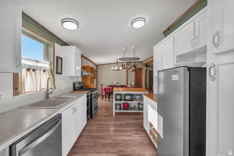 Kitchen - 468 N Duck Springs Dr, Moroni, UT 84646 photo 3 of 3