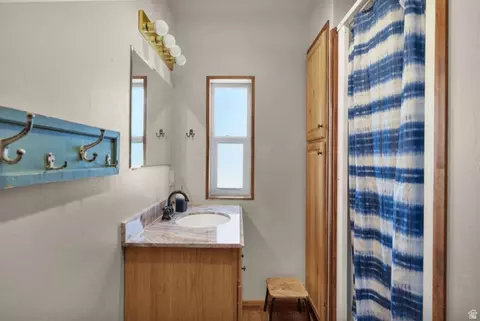 Bath - 468 N Duck Springs Dr, Moroni, UT 84646 photo 3 of 3