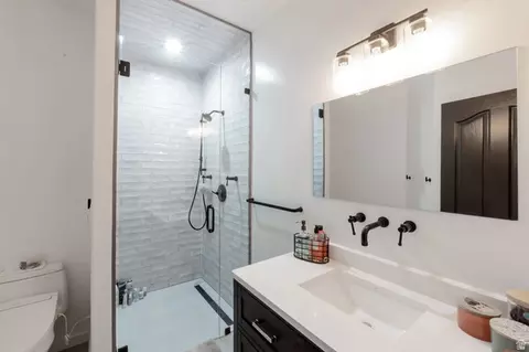 Bath - 12244 S 2000 E, Draper, UT 84020 photo 3 of 5