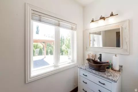 Bath - 12244 S 2000 E, Draper, UT 84020 photo 1 of 5
