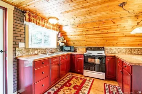 Kitchen - 5698 E Caribou Dr S, Oakley, UT 84055 photo 2 of 6
