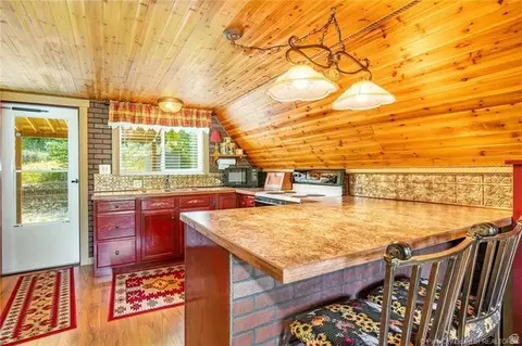 Kitchen - 5698 E Caribou Dr S, Oakley, UT 84055 photo 4 of 6