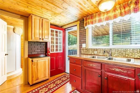 Kitchen - 5698 E Caribou Dr S, Oakley, UT 84055 photo 6 of 6
