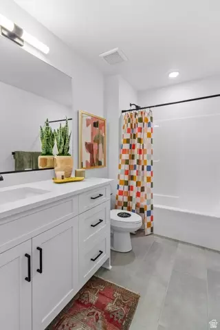 Bath - 512 S Rivergate Dr, Logan, UT 84321 photo 3 of 3
