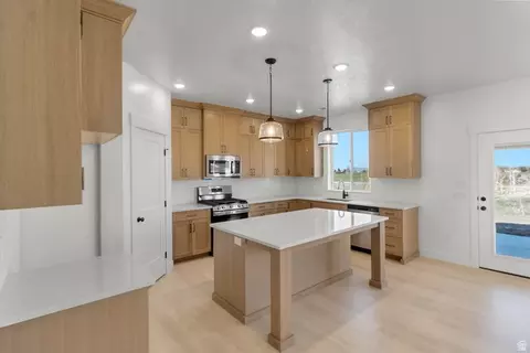 Kitchen - 1692 W Rivergate Dr, Logan, UT 84321 photo 1 of 4
