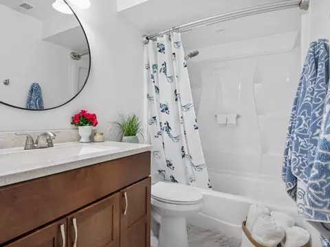 Bath - 1661 Willowbrook Dr #BLDG 12, Provo, UT 84604 photo 1 of 2