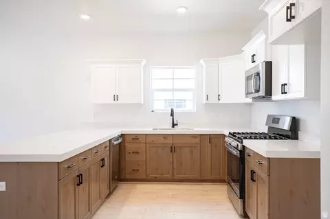 Kitchen - 472 E 650 N #71, Salem, UT 84653 photo 2 of 2