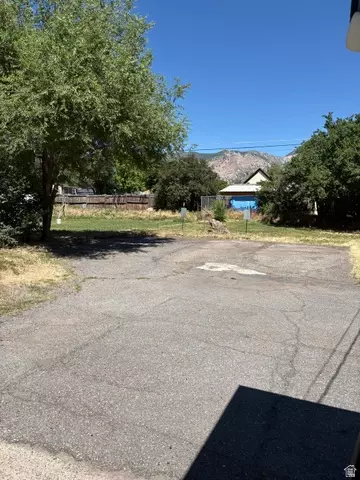 Exterior - 3030 Porter Ave, Ogden, UT 84403 photo 7 of 10