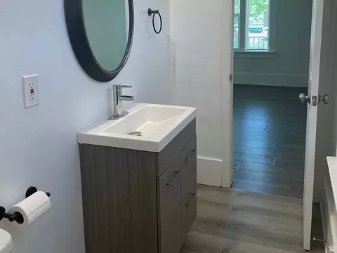 Bath - 3030 Porter Ave, Ogden, UT 84403 photo 7 of 12