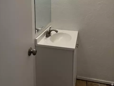 Bath - 3030 Porter Ave, Ogden, UT 84403 photo 6 of 12