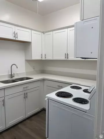 Kitchen - 3030 Porter Ave, Ogden, UT 84403 photo 7 of 11