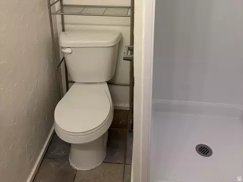 Bath - 3030 Porter Ave, Ogden, UT 84403 photo 5 of 12