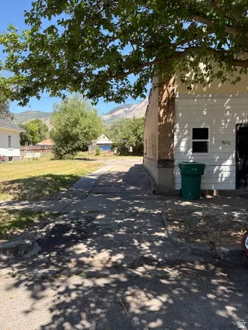 Exterior - 3030 Porter Ave, Ogden, UT 84403 photo 5 of 10