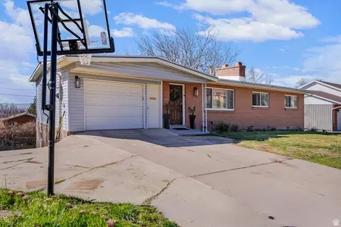 Exterior - 129 N 800 E, Bountiful, UT 84010 photo 2 of 7