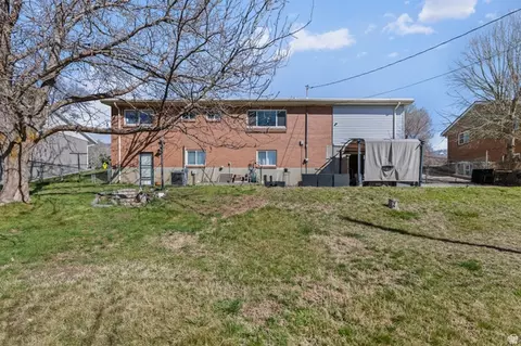 Exterior - 129 N 800 E, Bountiful, UT 84010 photo 4 of 7