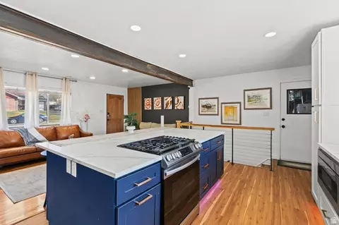 Kitchen - 129 N 800 E, Bountiful, UT 84010 photo 5 of 7