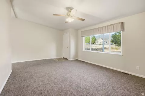 Living - 350 E Center St, Fairview, UT 84629 photo 4 of 5