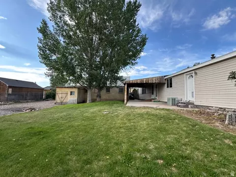 Exterior - 350 E Center St, Fairview, UT 84629 photo 4 of 11