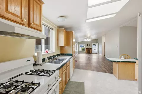 Kitchen - 350 E Center St, Fairview, UT 84629 photo 2 of 2